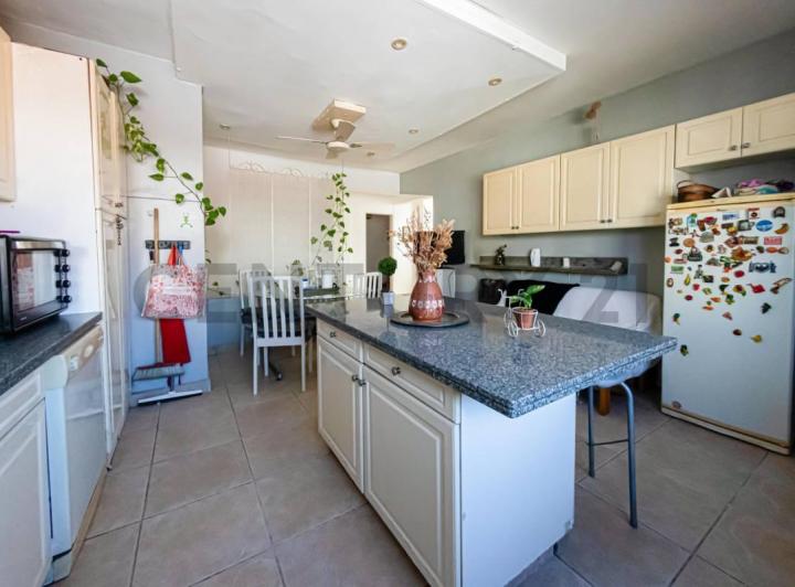 Casa · 166m² · 5 Ambientes · 1 Cochera