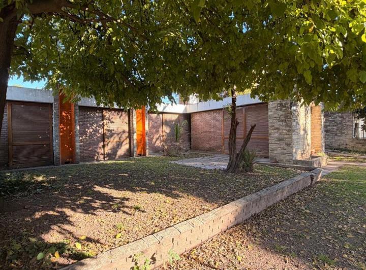 Casa · 160m² · 7 Ambientes · 1 Cochera