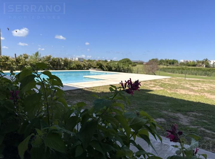 Casa · 226m² · 6 Ambientes · 2 Cocheras