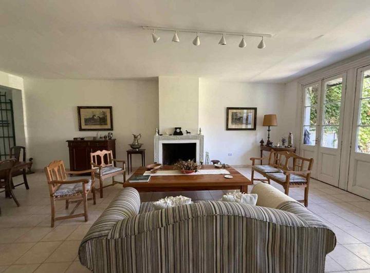 Casa · 245m² · 7 Ambientes