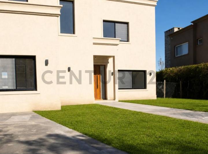 Casa · 244m² · 5 Ambientes