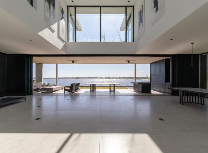 Casa · 445m² · 7 Ambientes · 6 Cocheras