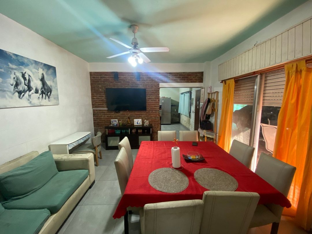 PH EN VENTA 3 AMB C/ PATIO Y GARAGE ACEPTA PERMUTA
