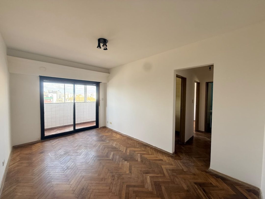 Venta Departamento 2 ambientes, Av. Belgrano.