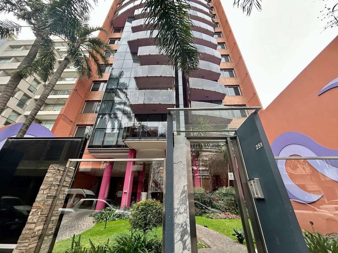 DEPTO EN VENTA 3 AMB RAMOS MEJIA CENTRO COCHERA