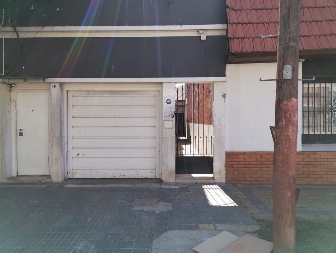 OPORTUNIDAD ÚNICA. PH EXCELENTE UBICACIÓN LANUS O.