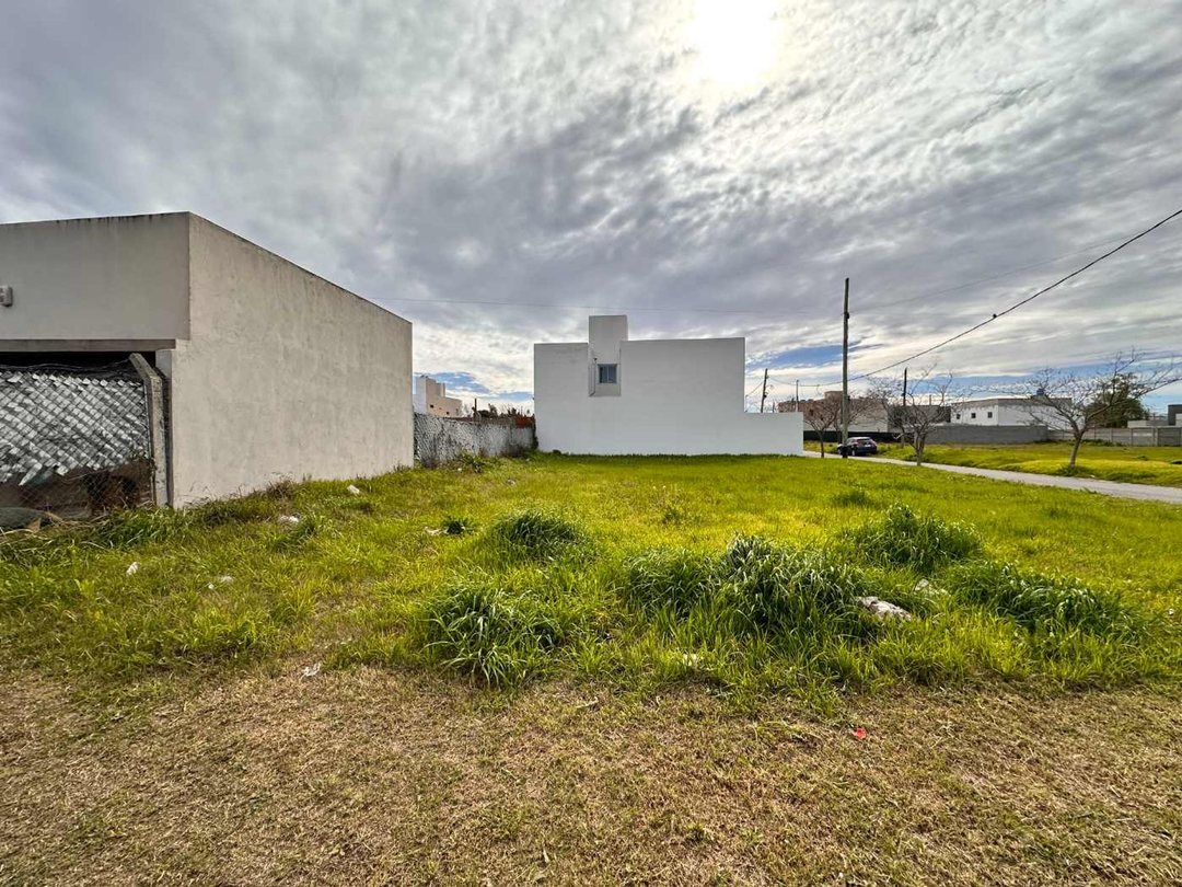 LOTE EN ESQUINA VENTA BARRIO ABIERTO NUEVO LORENZO