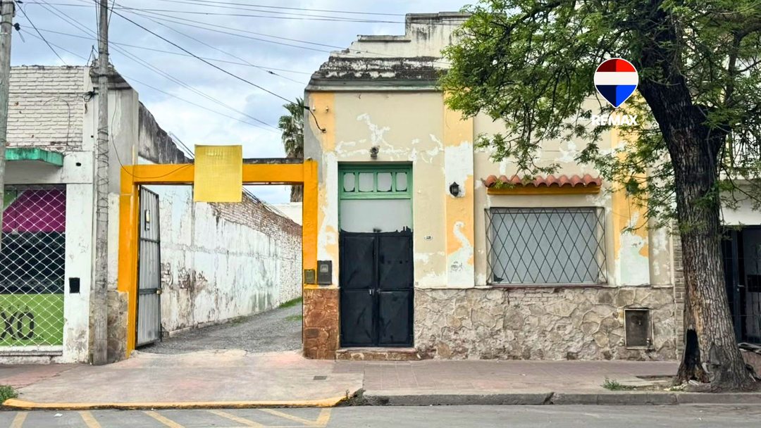 TERRENO CON LOCAL VENTA O PERMUTA MACROCENTRO