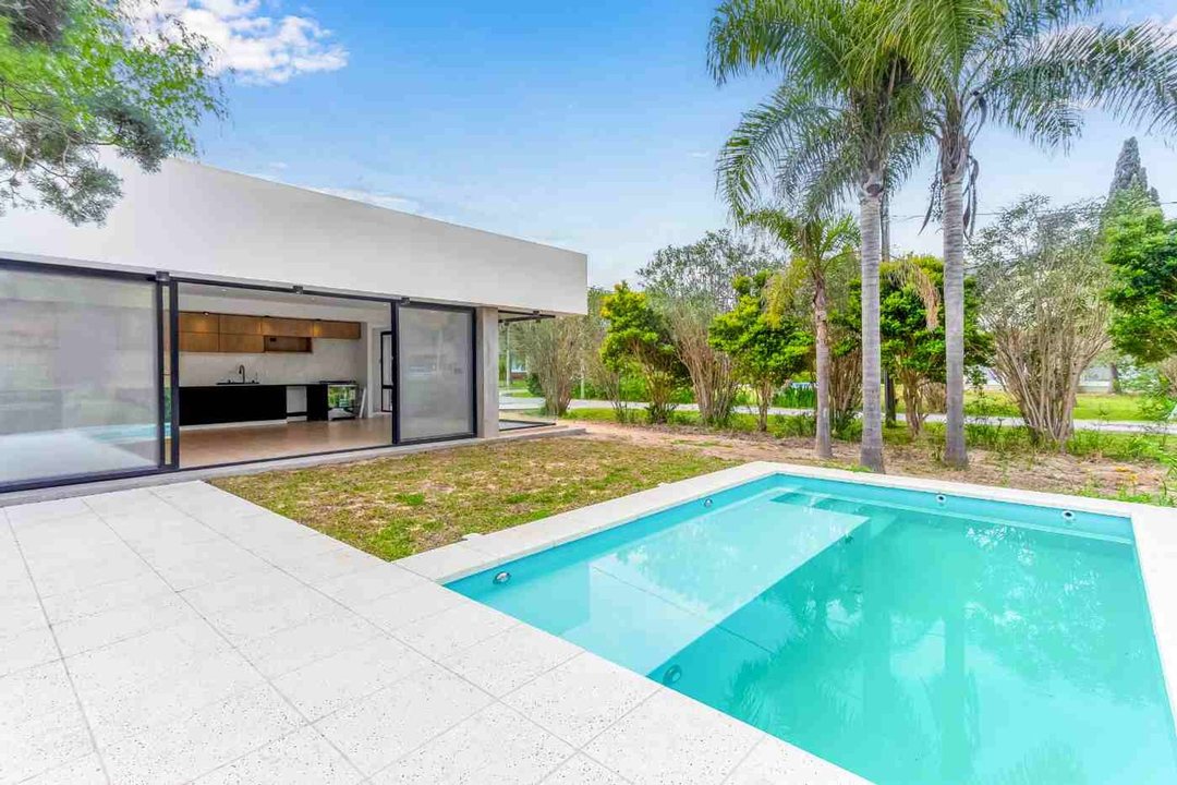 Casa a estrenar en Club Náutico Escobar