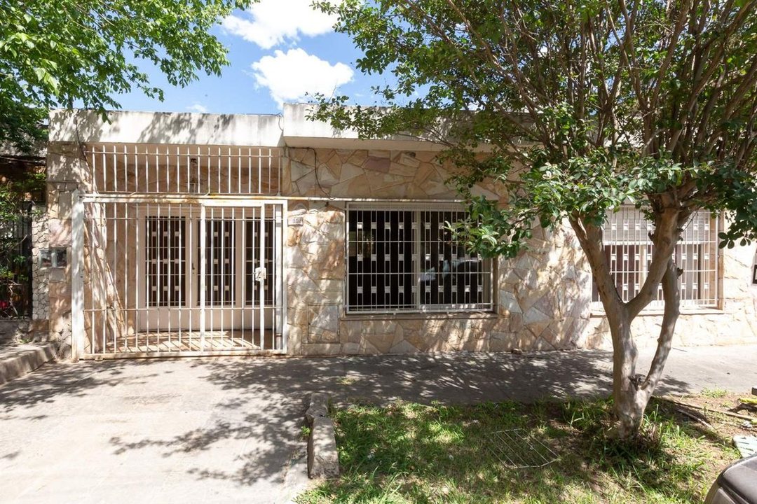 VENTA CASA EN MORON 4 AMB - PERMUTA