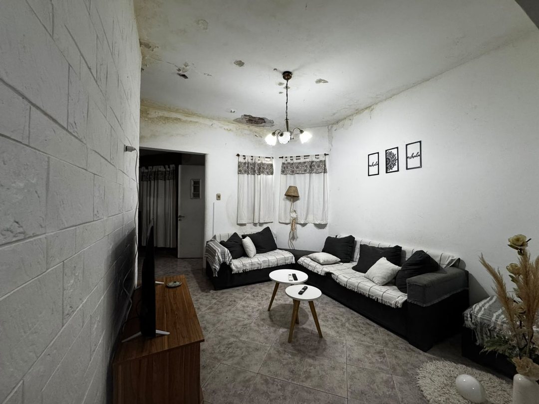 CASA EN VENTA 2 DORMITORIOS ZONA SUR A RECICLAR