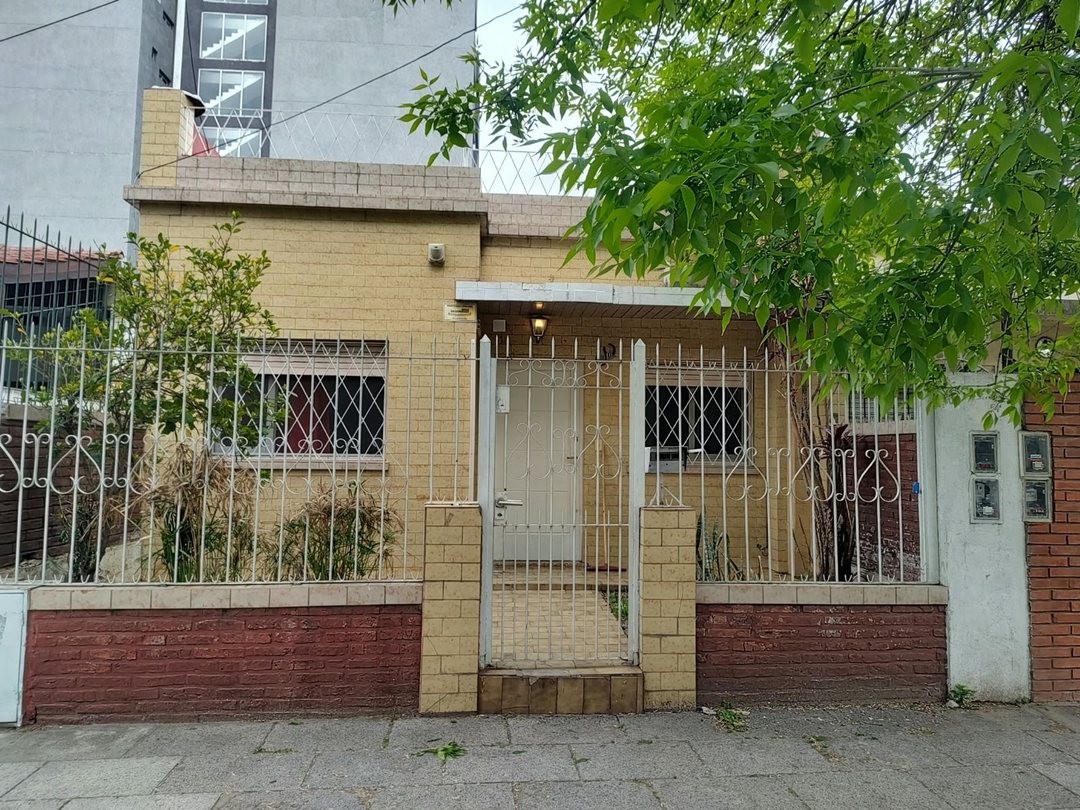 VENTA CASA PH 3 AMBIENTES MORON - TERRAZA PROPIA