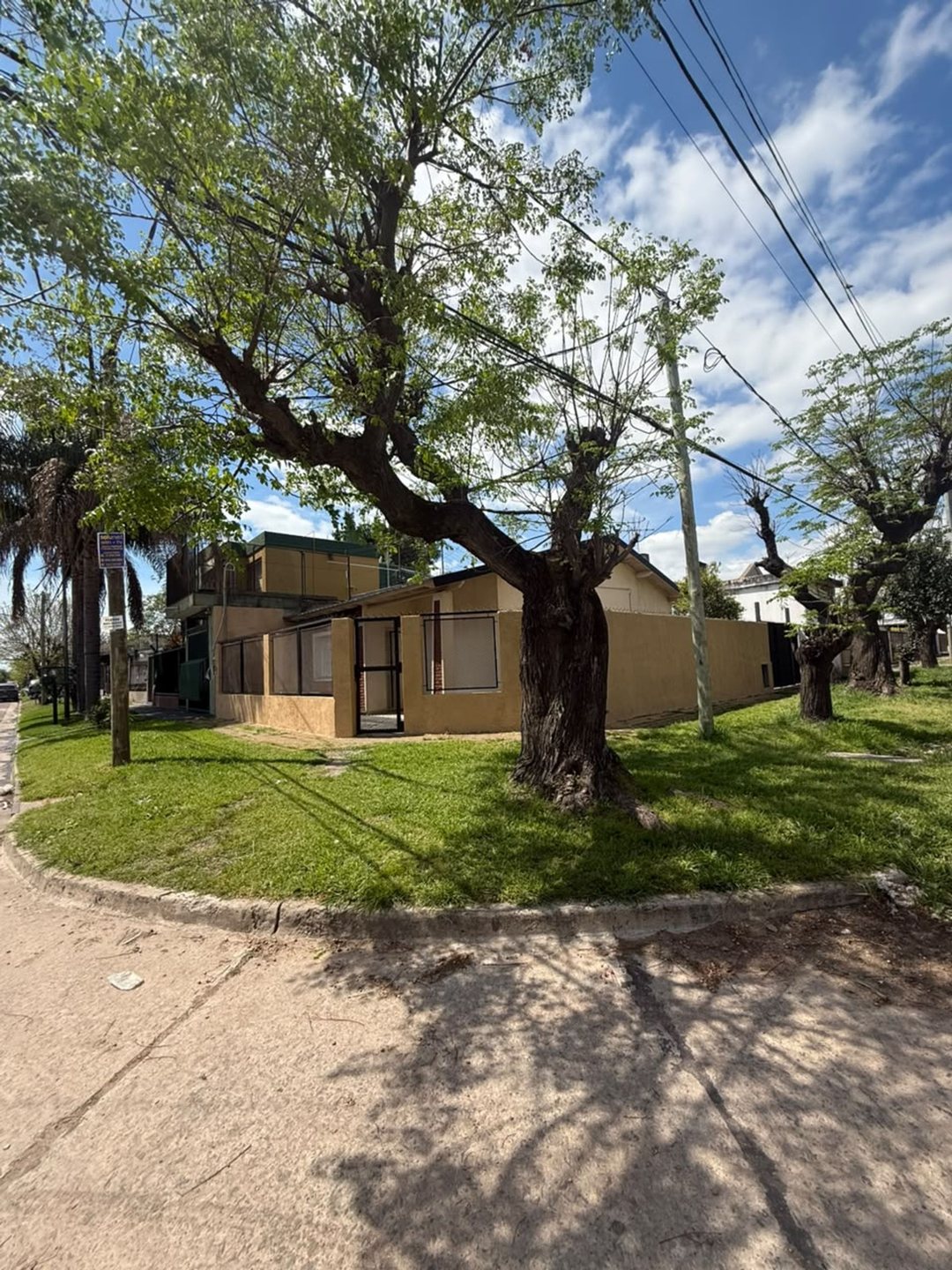 CASA EN VENTA 3 AMBIENTES APTO CREDITO MORENO