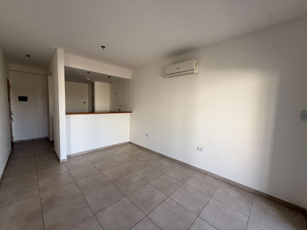 DEPARTAMENTO VENTA. UN DORM CON COCHERA. LA PLATA