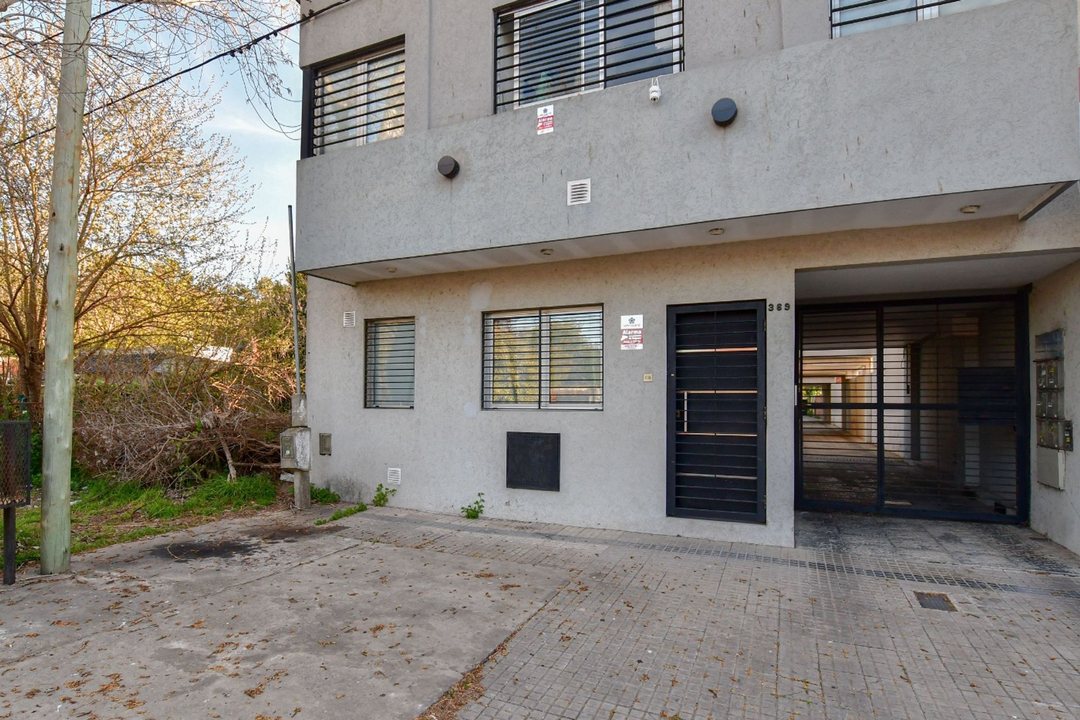 DÚPLEX EN VENTA | 2 DORMITORIOS | PATIO | COCHERA