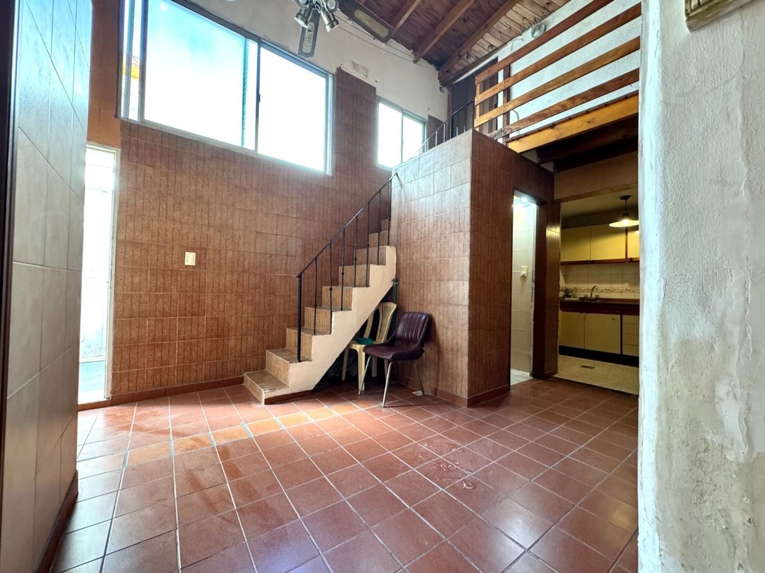 Alquiler PH Villa Crespo 4 amb, bajas expensas.
