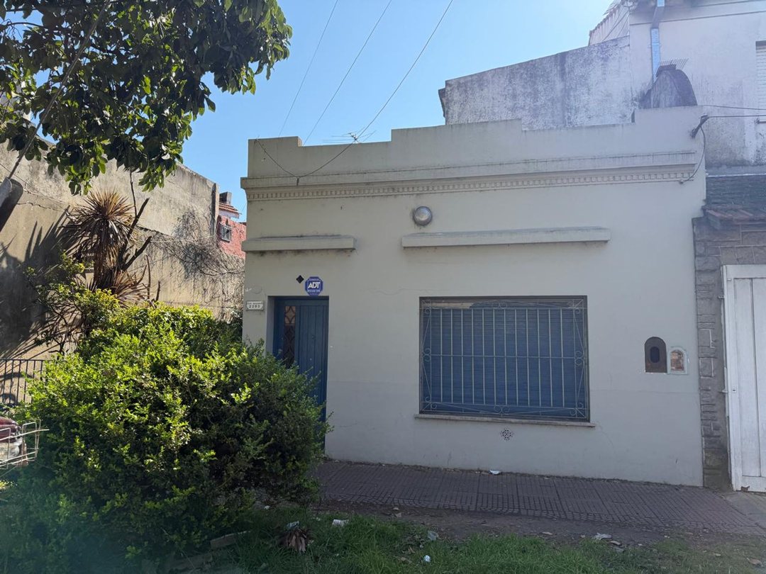 CASA EN LOTE 10x18  MUNRO IDEAL INVERSOR