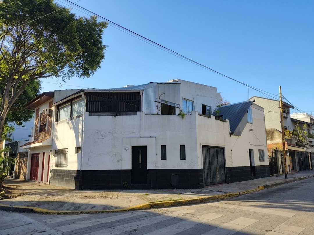 5 AMBIENTES A REFACCIONAR PATIO TERRAZA
