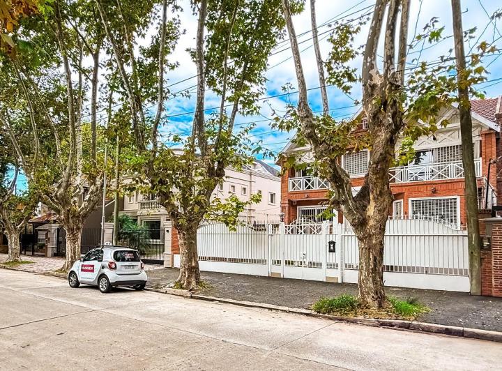 Casa · 600m² · 8 Ambientes · 2 Cocheras