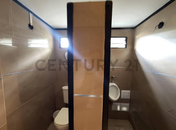 Local comercial · 260m² · 10 Ambientes · 6 Cocheras