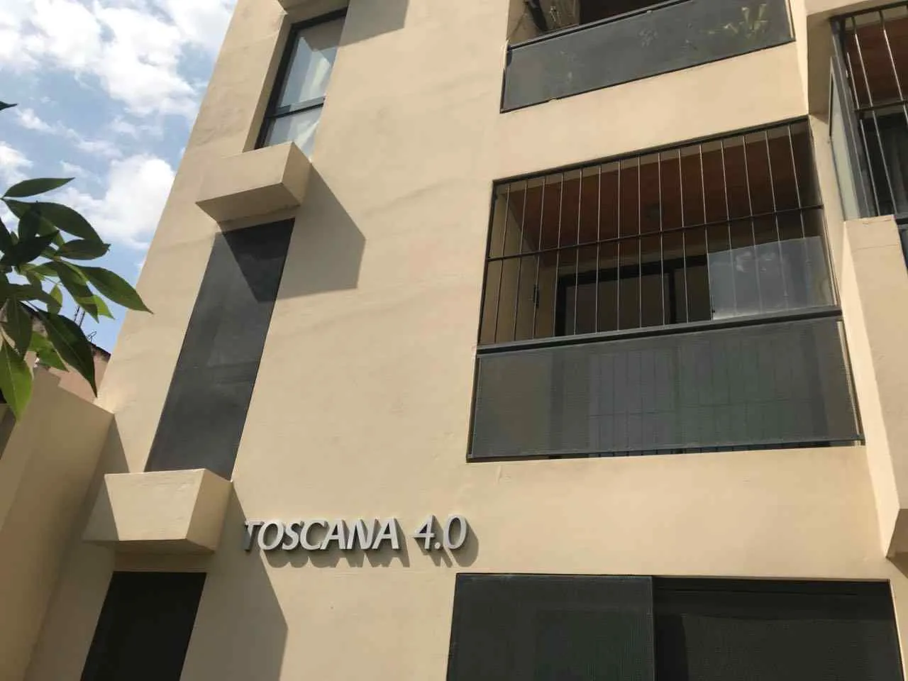 TOSCANA 4 ! MONTEVIDEO 889  , SEMI NUEVO! IMPECABLE!