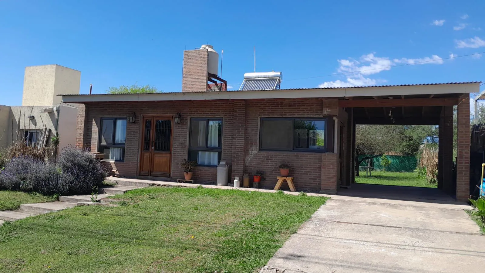 Se alquila casa amueblada de 2 dormitorios en Villa Catalina - Barrio Cerrado