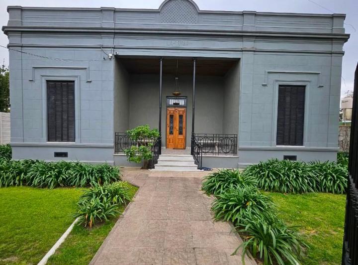 Casa · 234m² · 5 Ambientes · 3 Cocheras