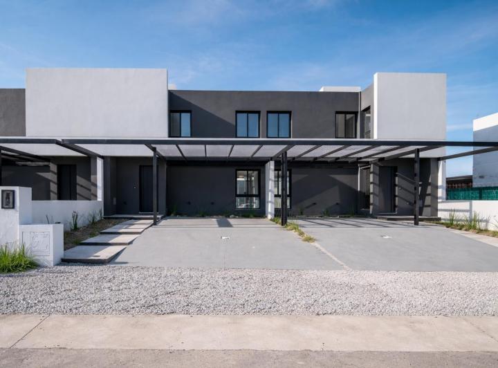 Casa · 135m² · 6 Ambientes · 2 Cocheras