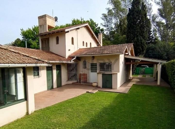 Casa · 130m² · 5 Ambientes · 3 Cocheras