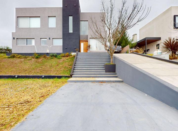 Casa · 165m² · 4 Ambientes · 1 Cochera