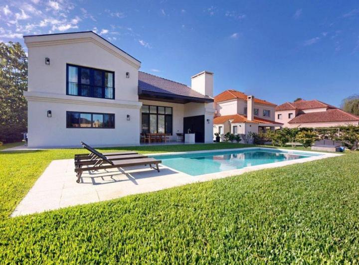 Casa · 203m² · 6 Ambientes