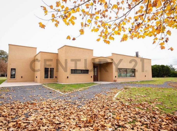 Casa · 210m² · 6 Ambientes