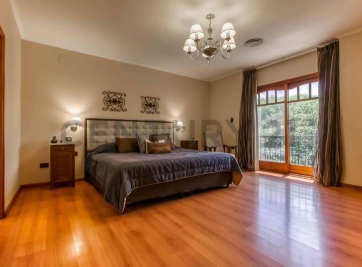 Casa · 308m² · 7 Ambientes