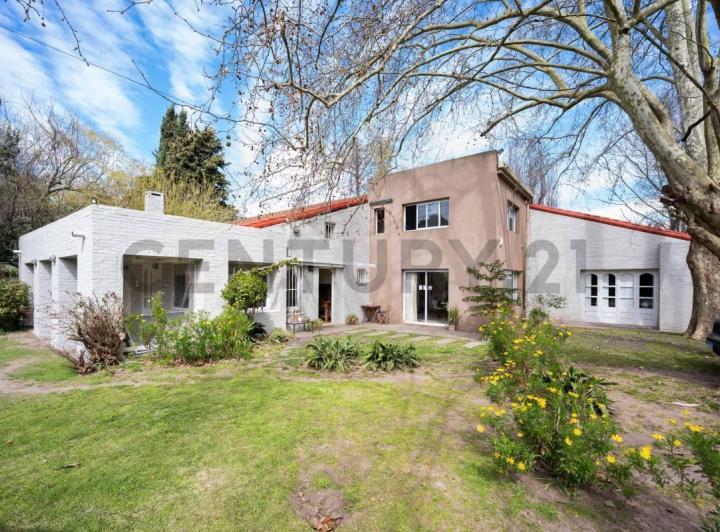 Casa · 360m² · 4 Dormitorios
