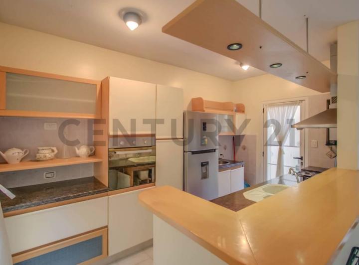 Casa · 233m² · 7 Ambientes