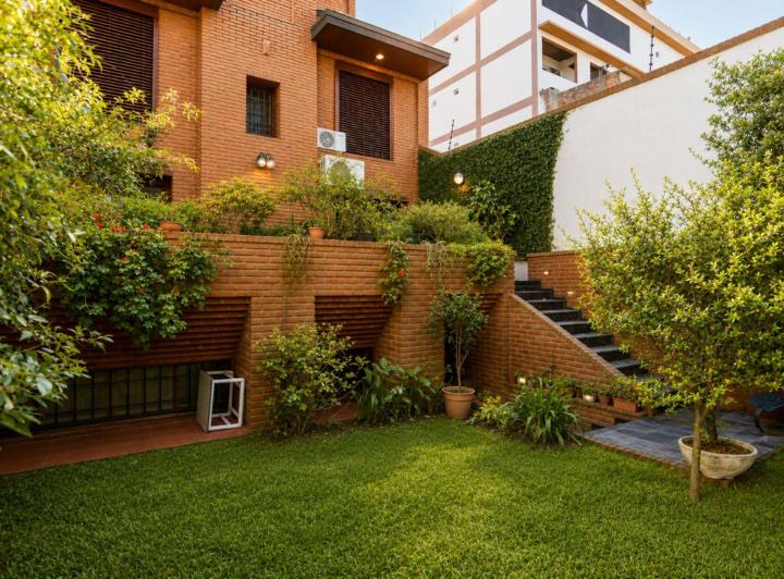 Casa · 307m² · 5 Ambientes · 1 Cochera