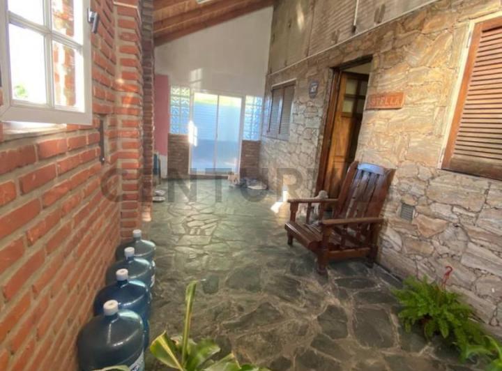 Casa · 117m² · 8 Ambientes · 1 Cochera