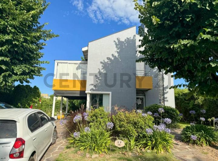 Casa · 205m² · 5 Ambientes