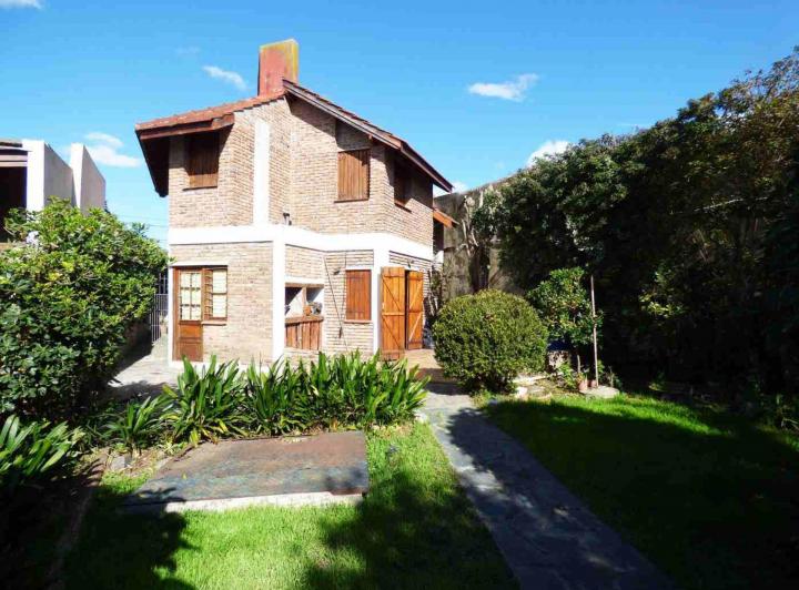 Casa · 175m² · 5 Ambientes · 2 Cocheras