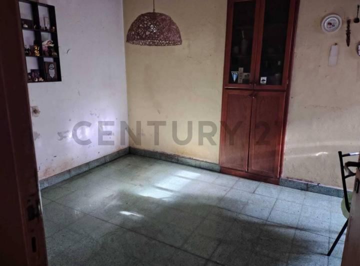 Casa · 90m² · 5 Ambientes · 1 Cochera