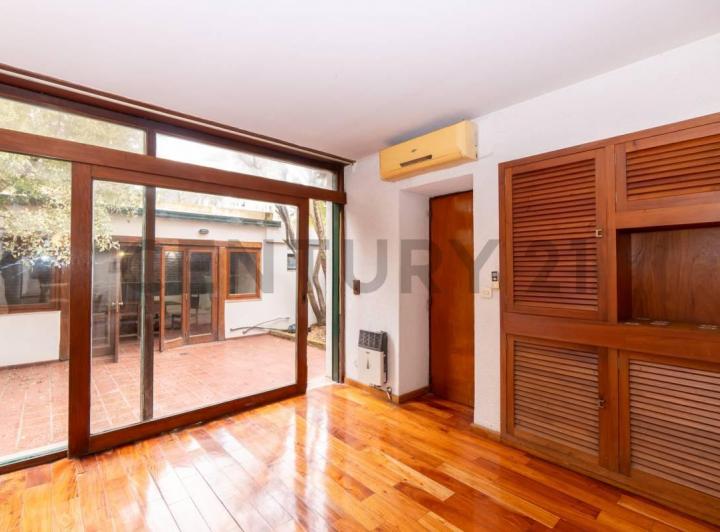 Casa · 267m² · 5 Ambientes · 1 Cochera