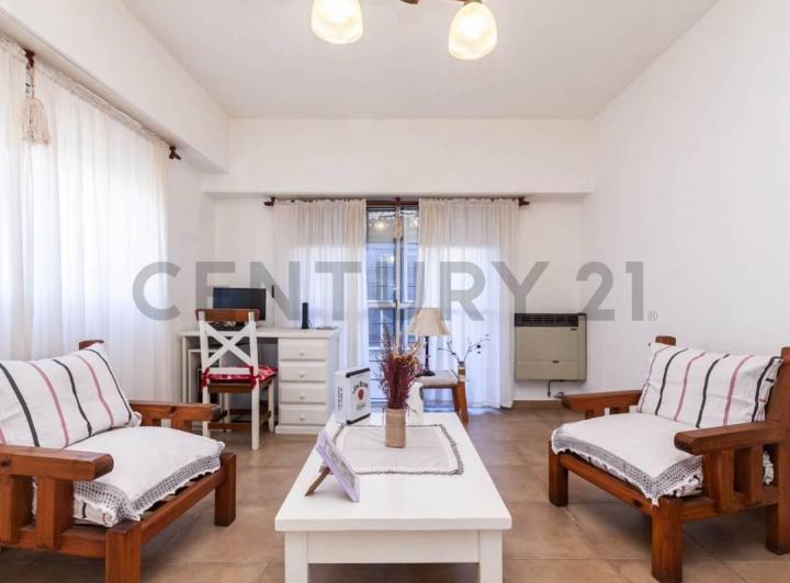 Casa · 247m² · 5 Ambientes · 1 Cochera