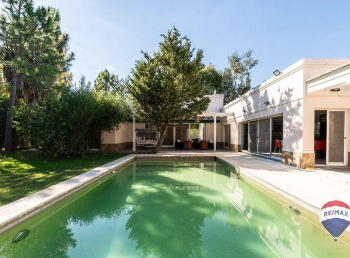 Casa · 270m² · 4 Ambientes