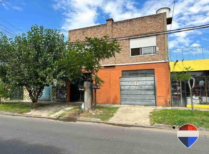 Casa · 160m² · 4 Ambientes · 2 Cocheras