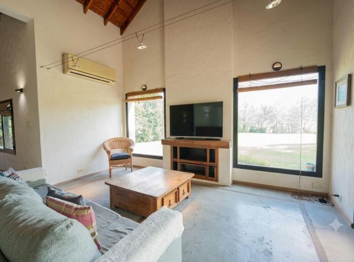 Casa · 370m² · 7 Ambientes · 2 Cocheras