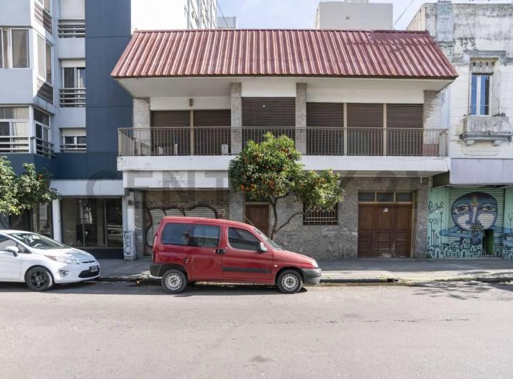 Casa · 340m² · 6 Ambientes · 1 Cochera