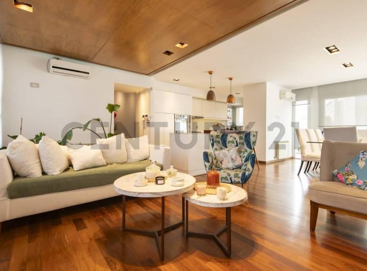 Casa · 238m² · 5 Ambientes · 2 Cocheras