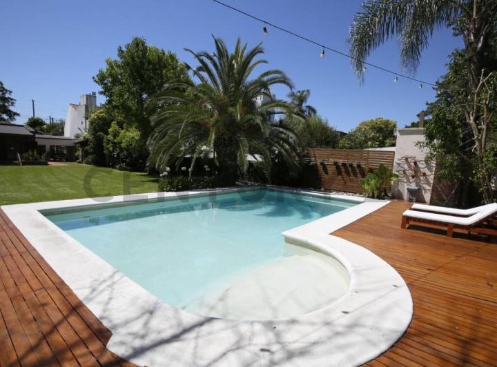 Casa · 350m² · 6 Ambientes · 5 Cocheras