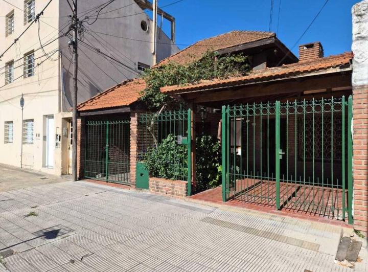 Casa · 210m² · 6 Ambientes