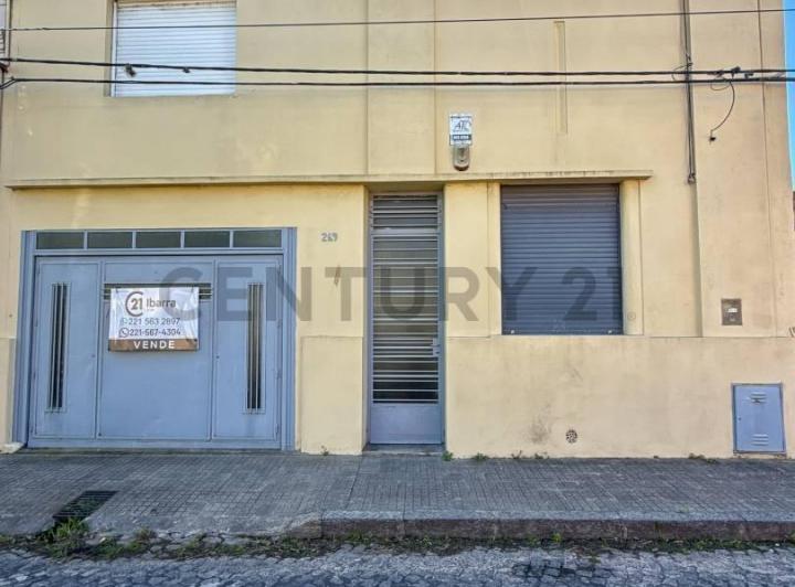Casa · 250m² · 6 Ambientes · 2 Cocheras